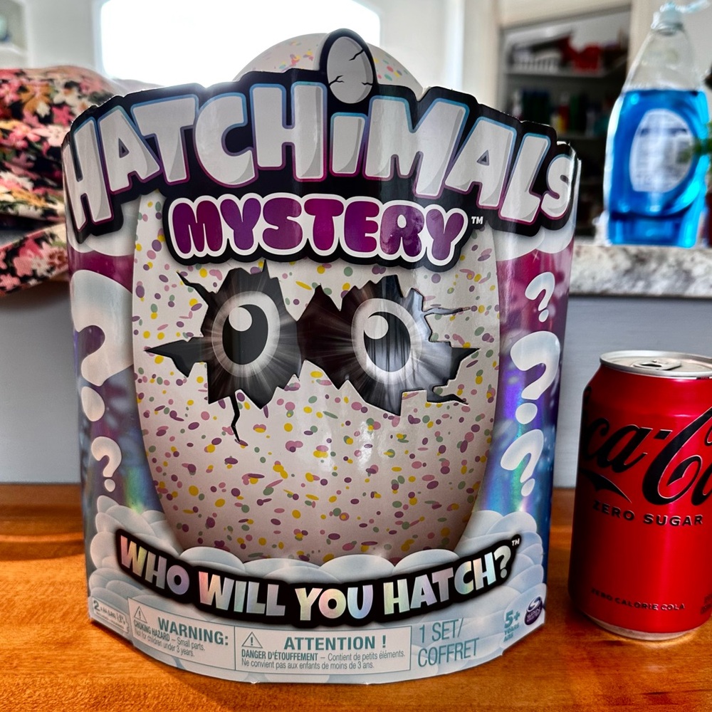 Hatchimals Mystery Egg, Hatch 1 of 4 Interactive Mystery Characters, NEW
